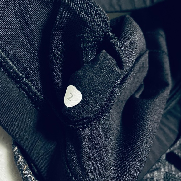 LULULEMON TANKTOP - Picture 7 of 7